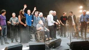 STEVE DI STANISLAO, NICK MASON, MICA PARIS, PHIL MANZANERA, GRAHAM NASH, ROBERT WYAT, DAVID CROSBY, RICK WRIGHT, DAVID GILMOUR, GUY PRATT, JON CARIN AND DICK PARRY